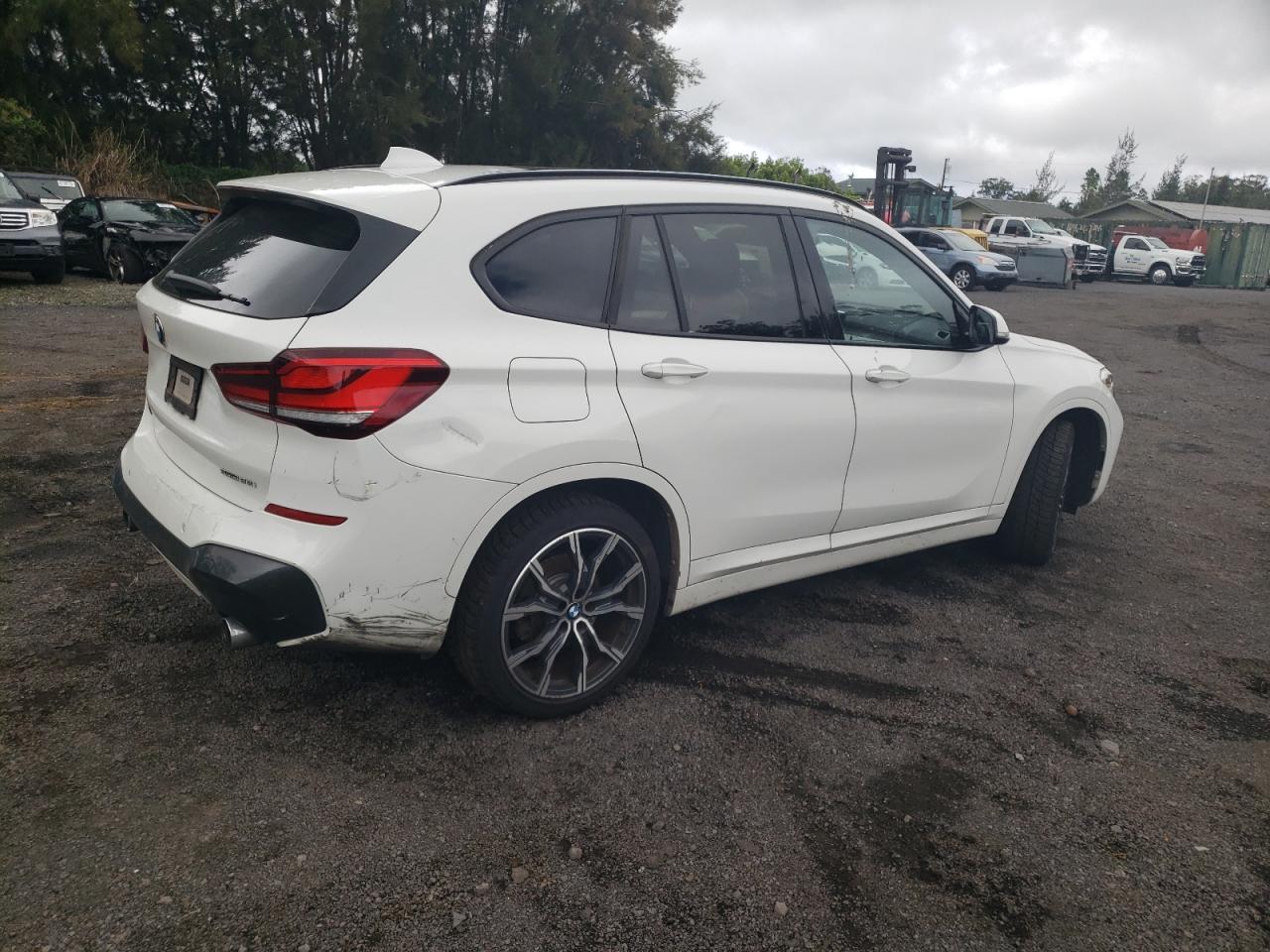 2021 BMW X1 Sdrive28I - Фото 3