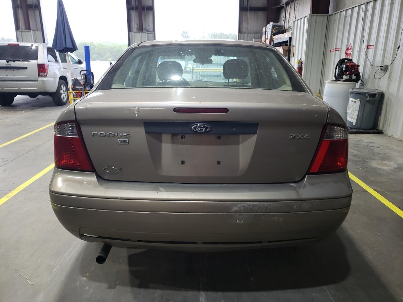 2005 Ford Focus Zx4 - Фото 6