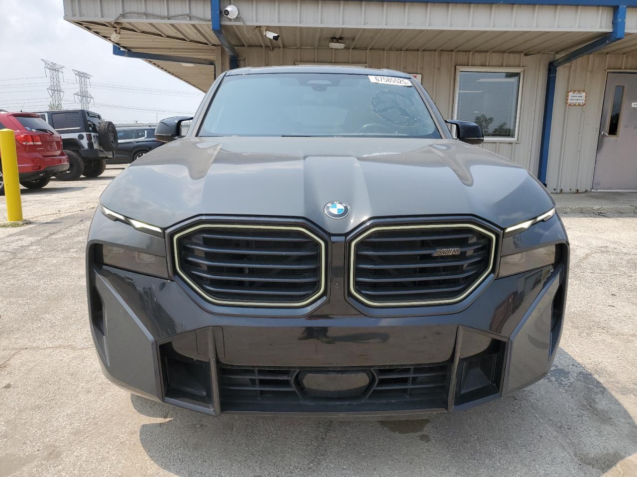 2023 BMW Xm - Image 5