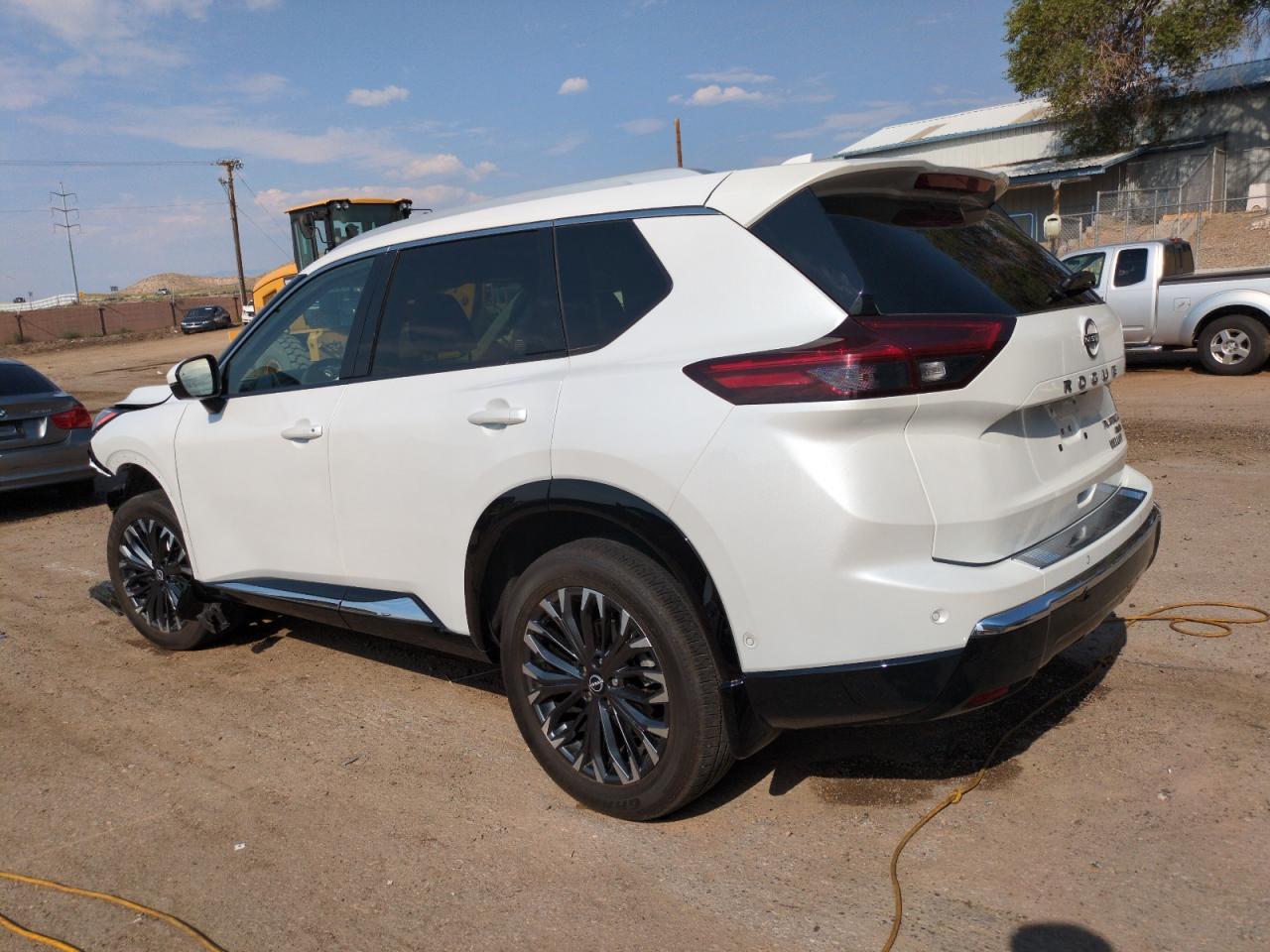 2024 Nissan Rogue Platinum - Image 2