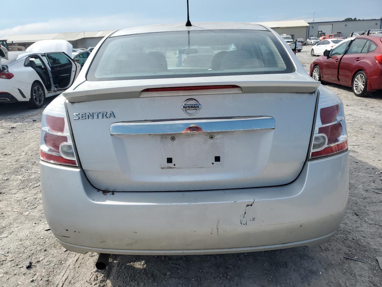 2011 Nissan Sentra 2.0 - Фото 6