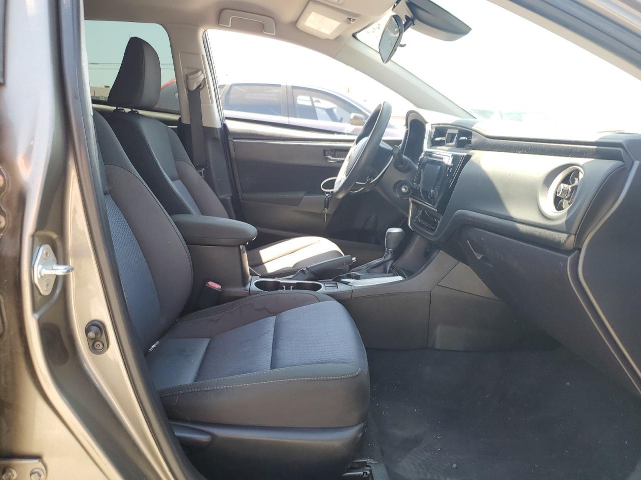 2017 Toyota Corolla L - Фото 7