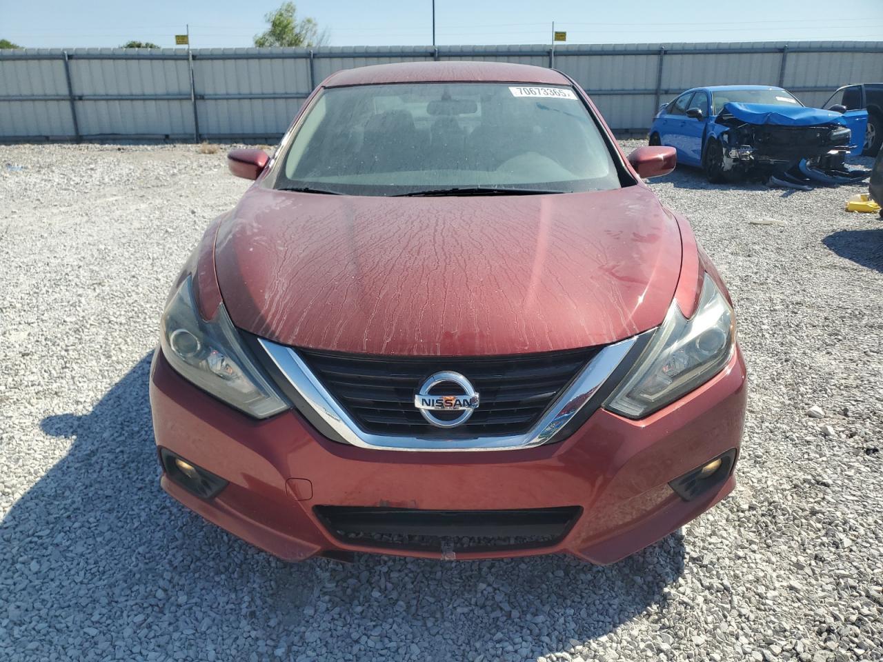 2017 Nissan Altima 2.5 - Image 5