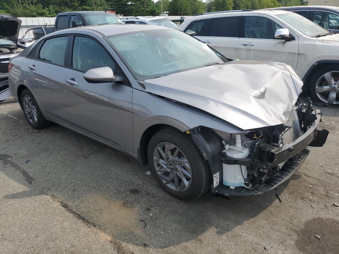 2025 Hyundai Elantra Blue - Фото 4