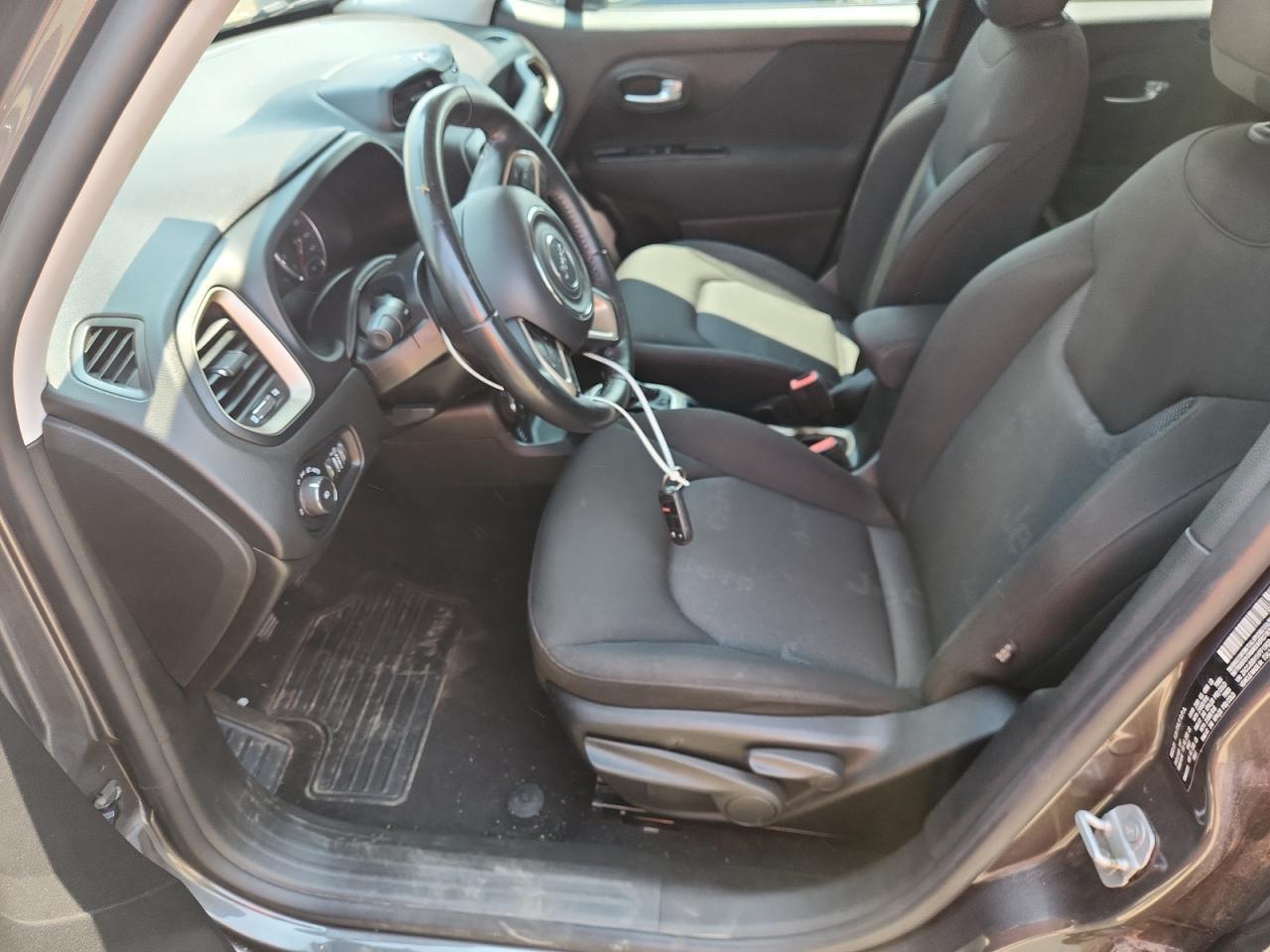 2017 Jeep Renegade Latitude Latitude - Image 7