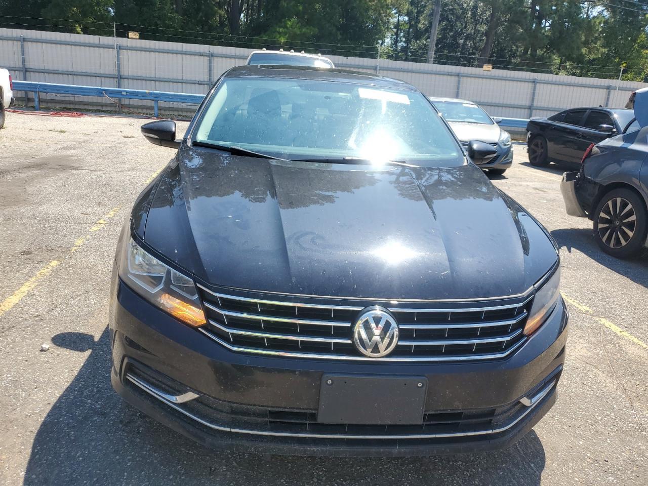 2019 Volkswagen Passat Wolfsburg - Фото 5