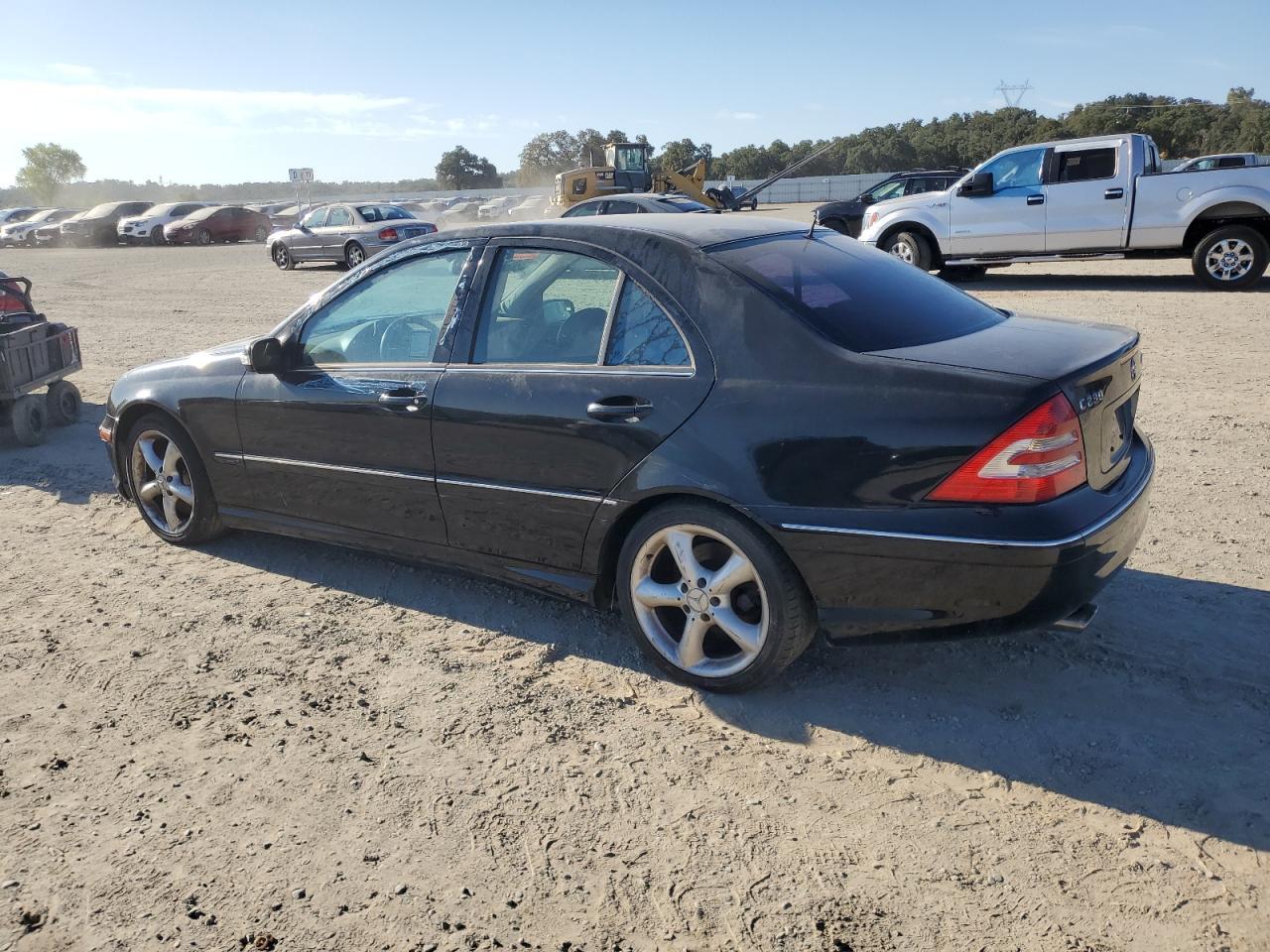 2005 Mercedes-Benz C 230K Sport Sedan - Фото 2