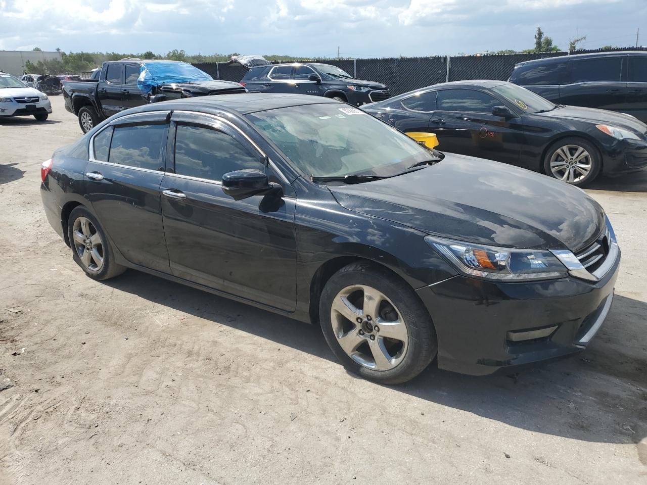 2015 Honda Accord Touring - Image 4