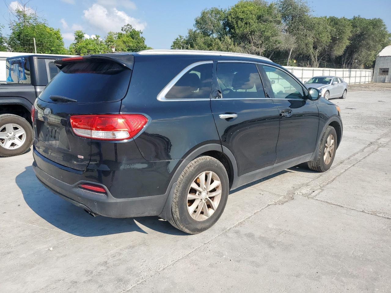 2016 Kia Sorento Lx - Image 3