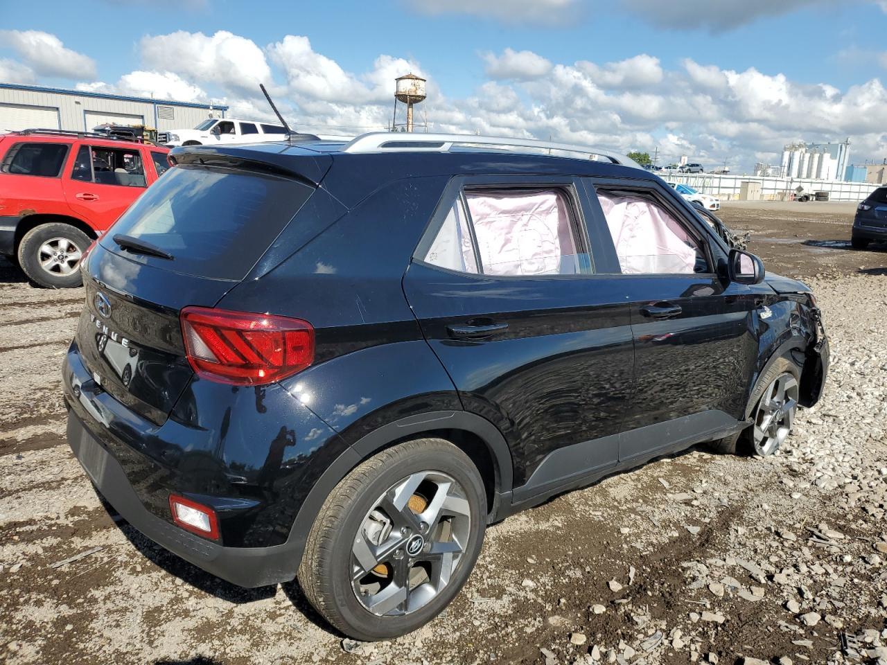 2025 Hyundai Venue Sel - Image 3