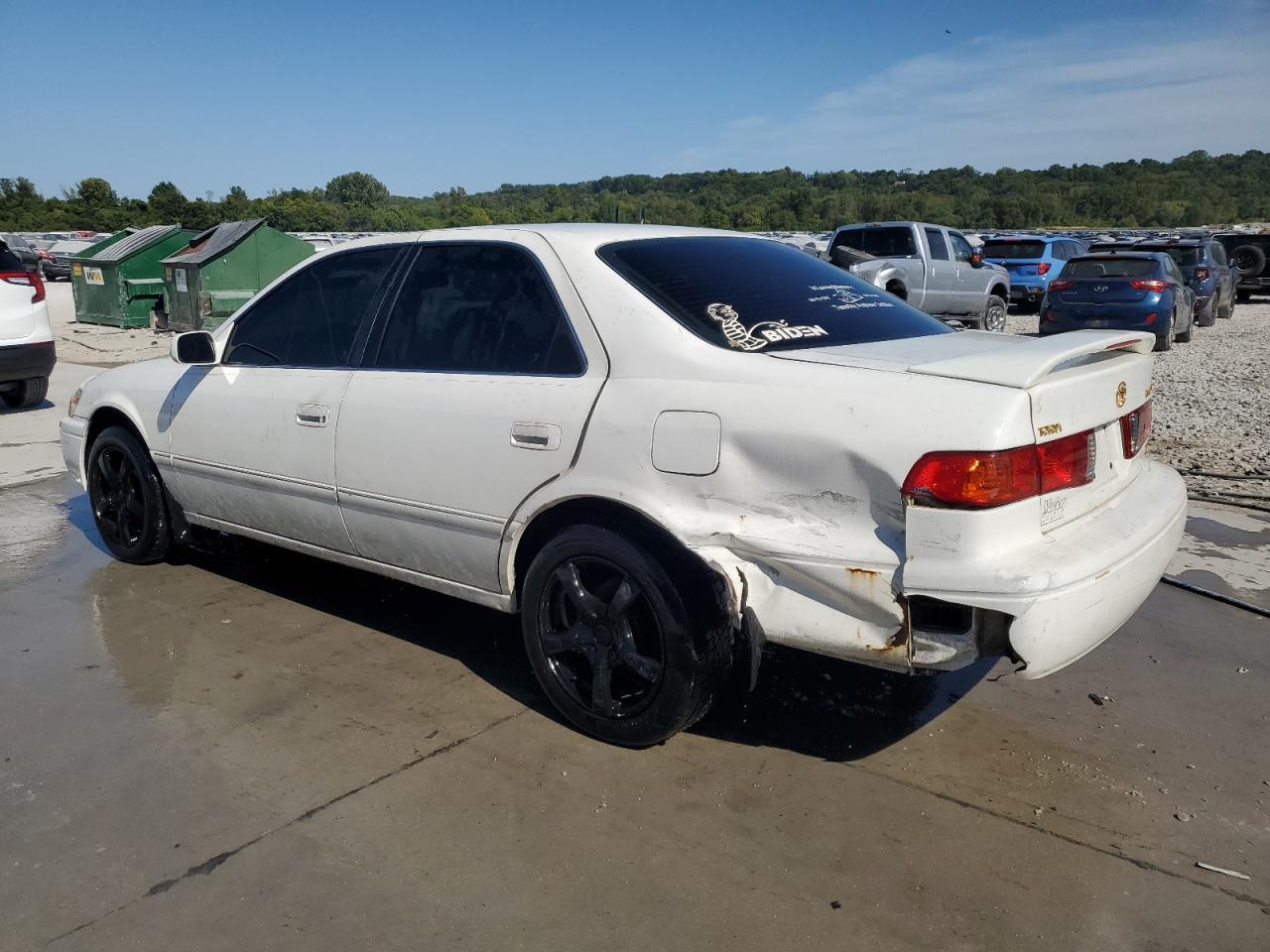 2000 Toyota Camry Le - Фото 2