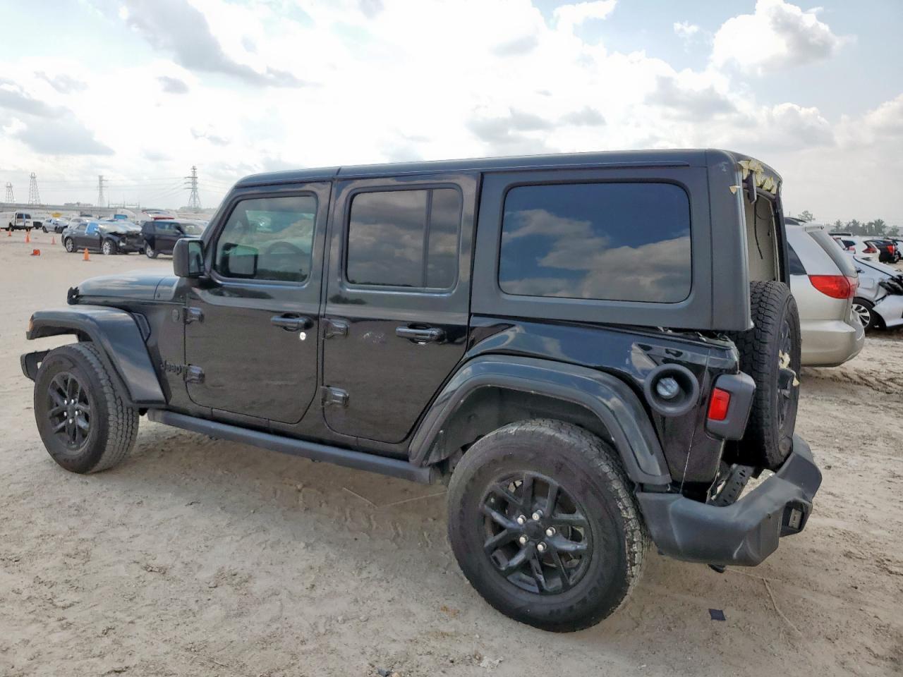 2023 Jeep Wrangler Sport - Фото 2
