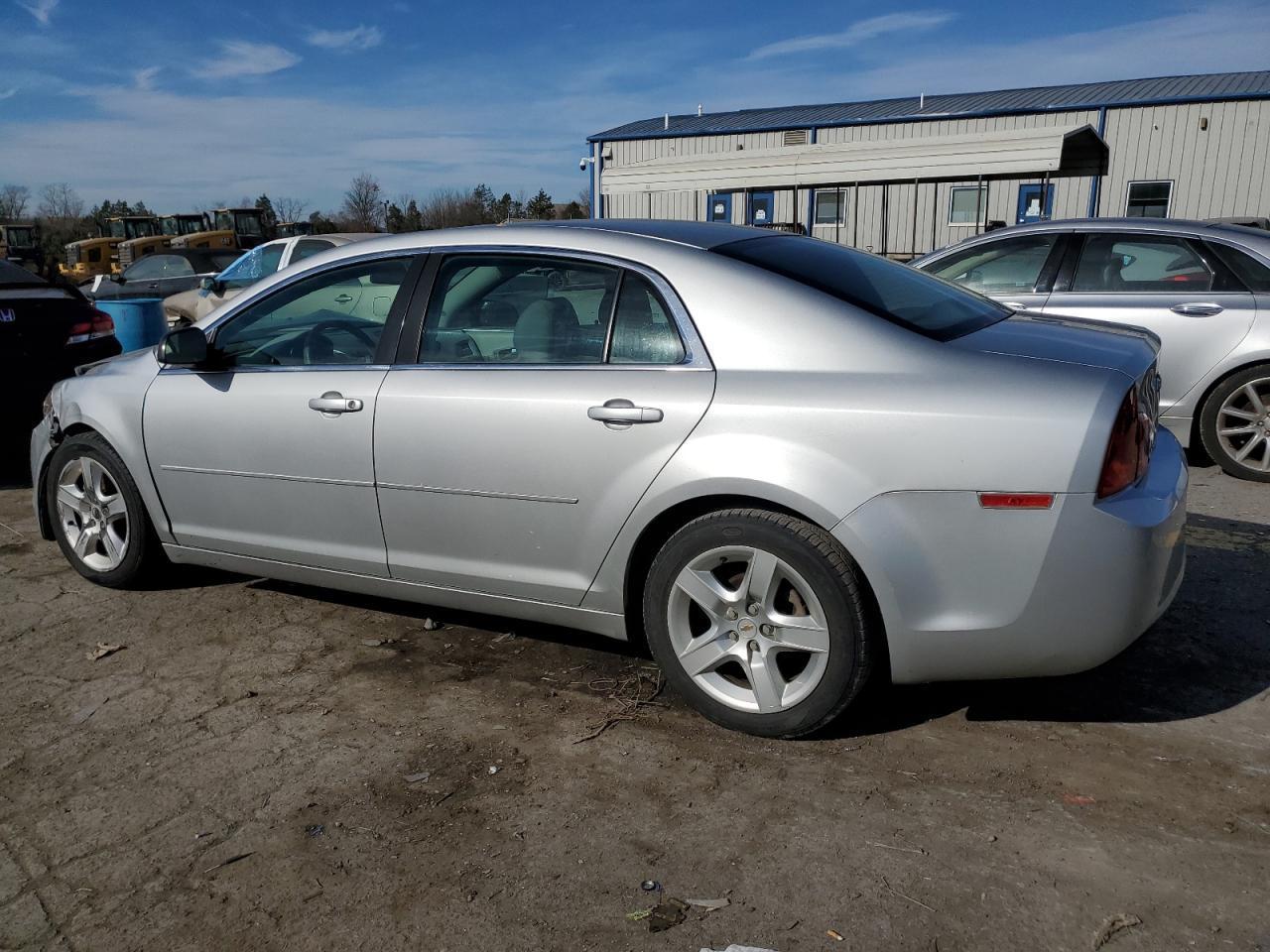 2012 Chevrolet Malibu Ls - Фото 2