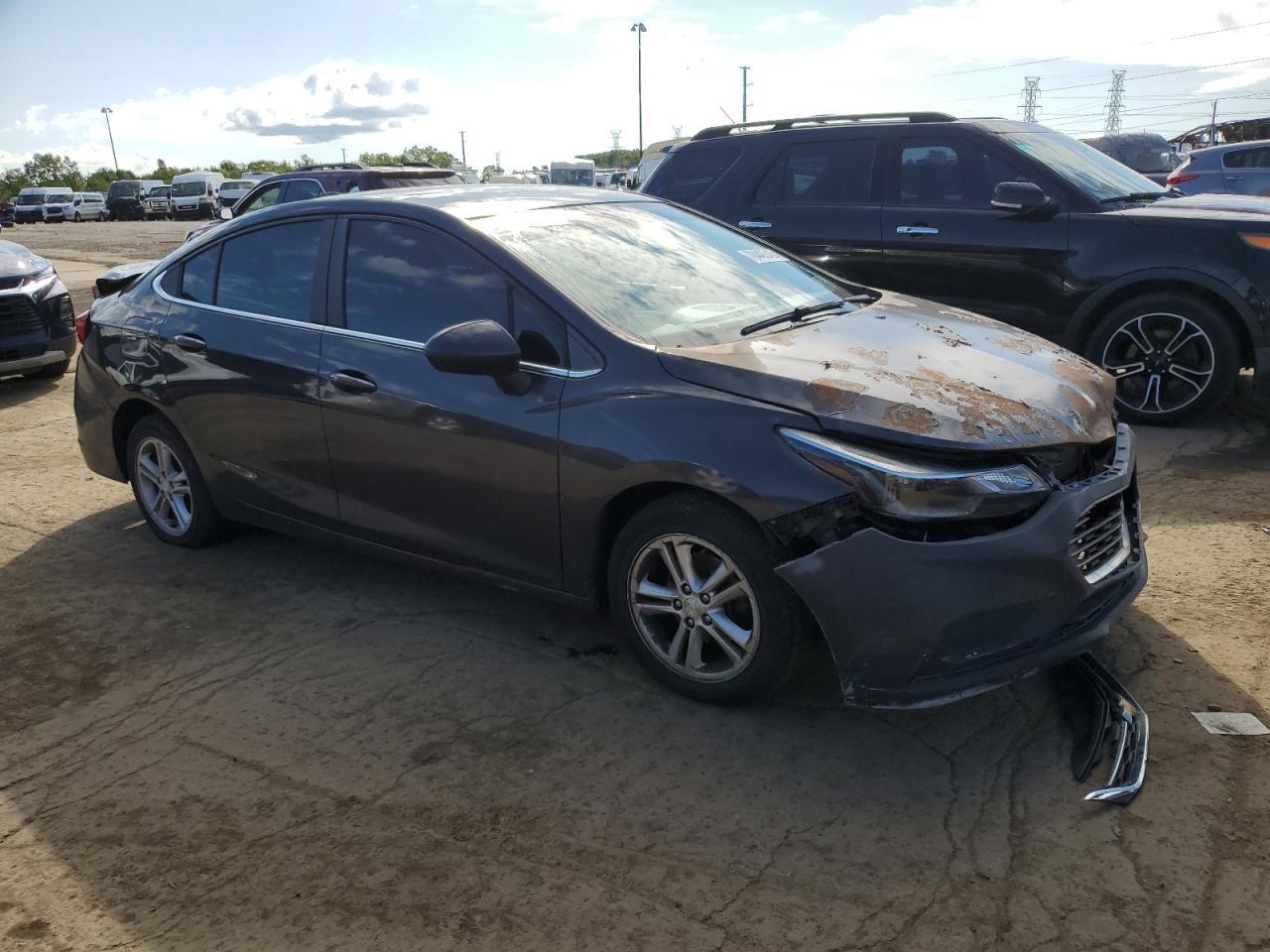 2017 Chevrolet Cruze Lt - Image 4