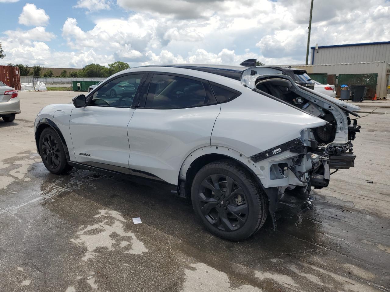 2023 Ford Mustang Mach-E Premium - Фото 2