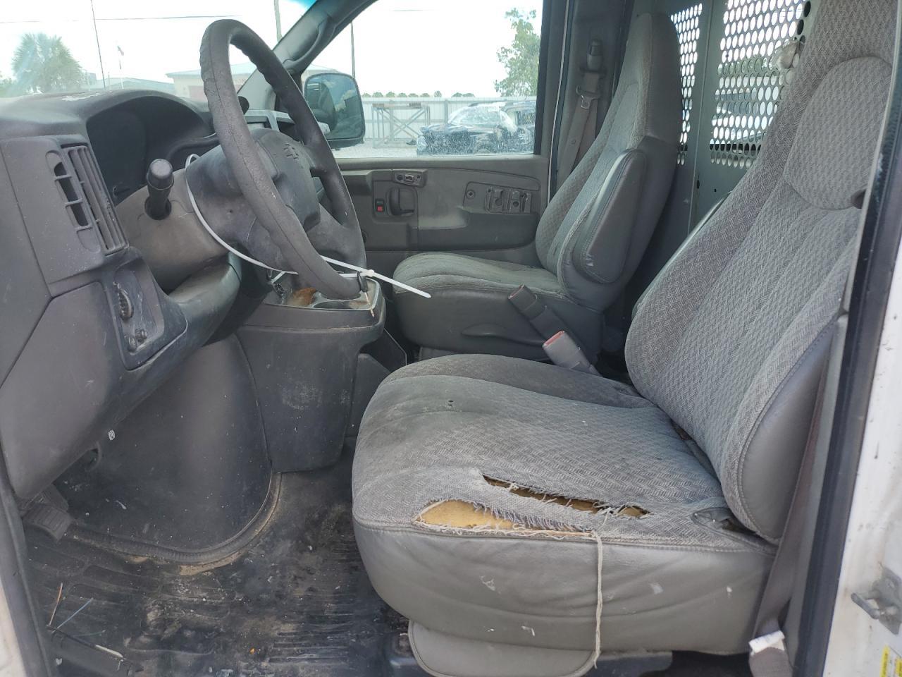 2006 Chevrolet Express G2500 - Image 7