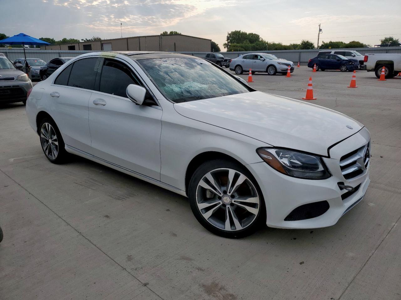 2016 Mercedes-Benz C 300 4Matic - Фото 4