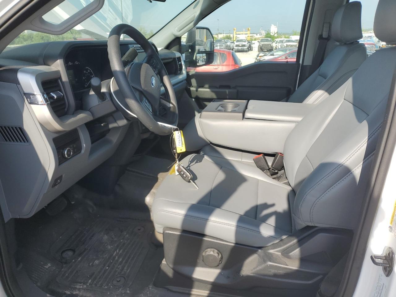 2024 Ford F250 Super Duty - Фото 7