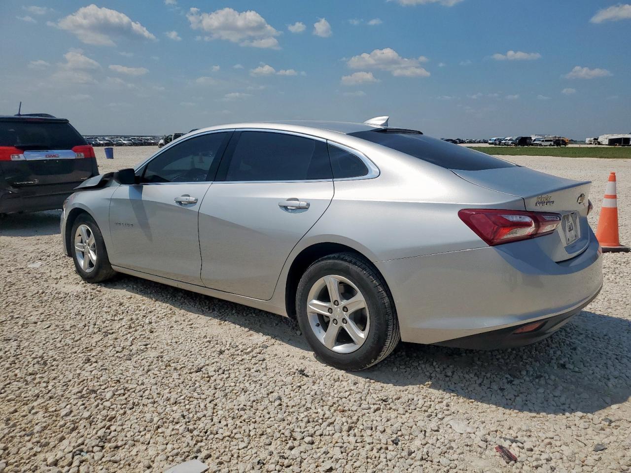 2022 Chevrolet Malibu Lt - Фото 3