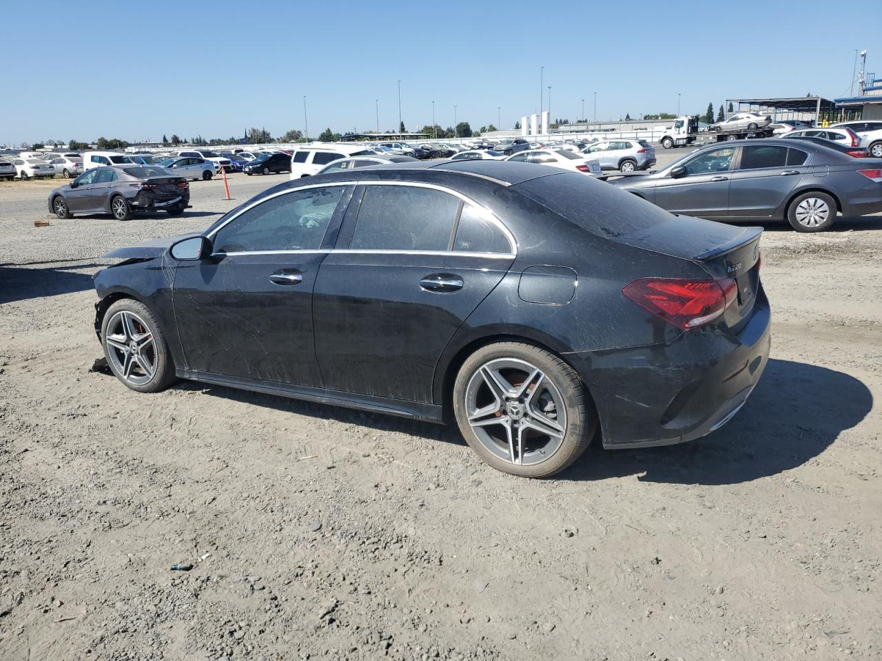 2022 Mercedes-Benz A 220 - Фото 2