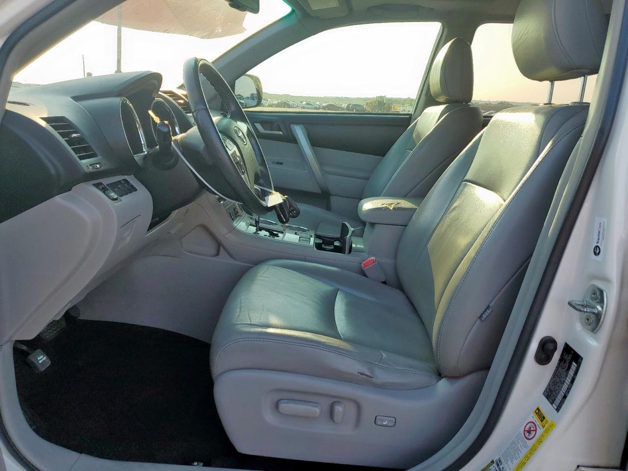 2012 Toyota Highlander Base - Image 7