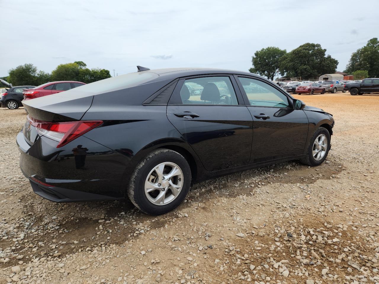 2023 Hyundai Elantra Se - Фото 3