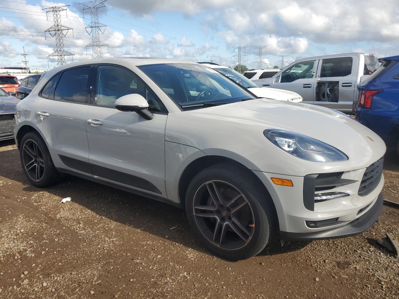2021 Porsche Macan - Image 4