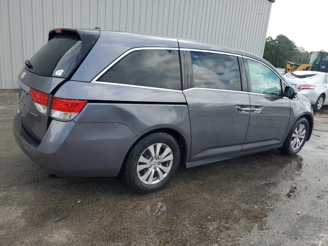 2016 Honda Odyssey Se - Image 3