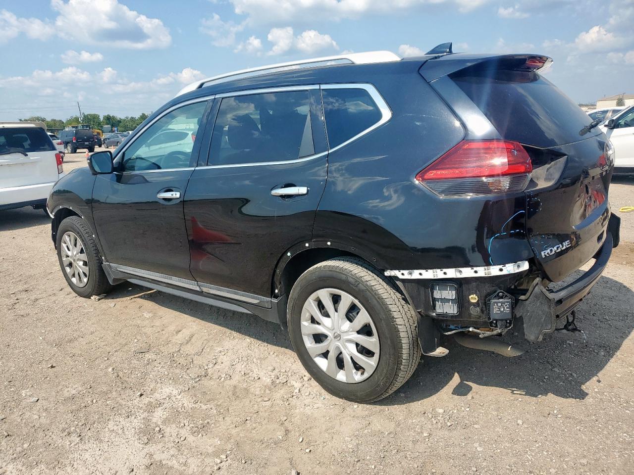 2017 Nissan Rogue S - Фото 2
