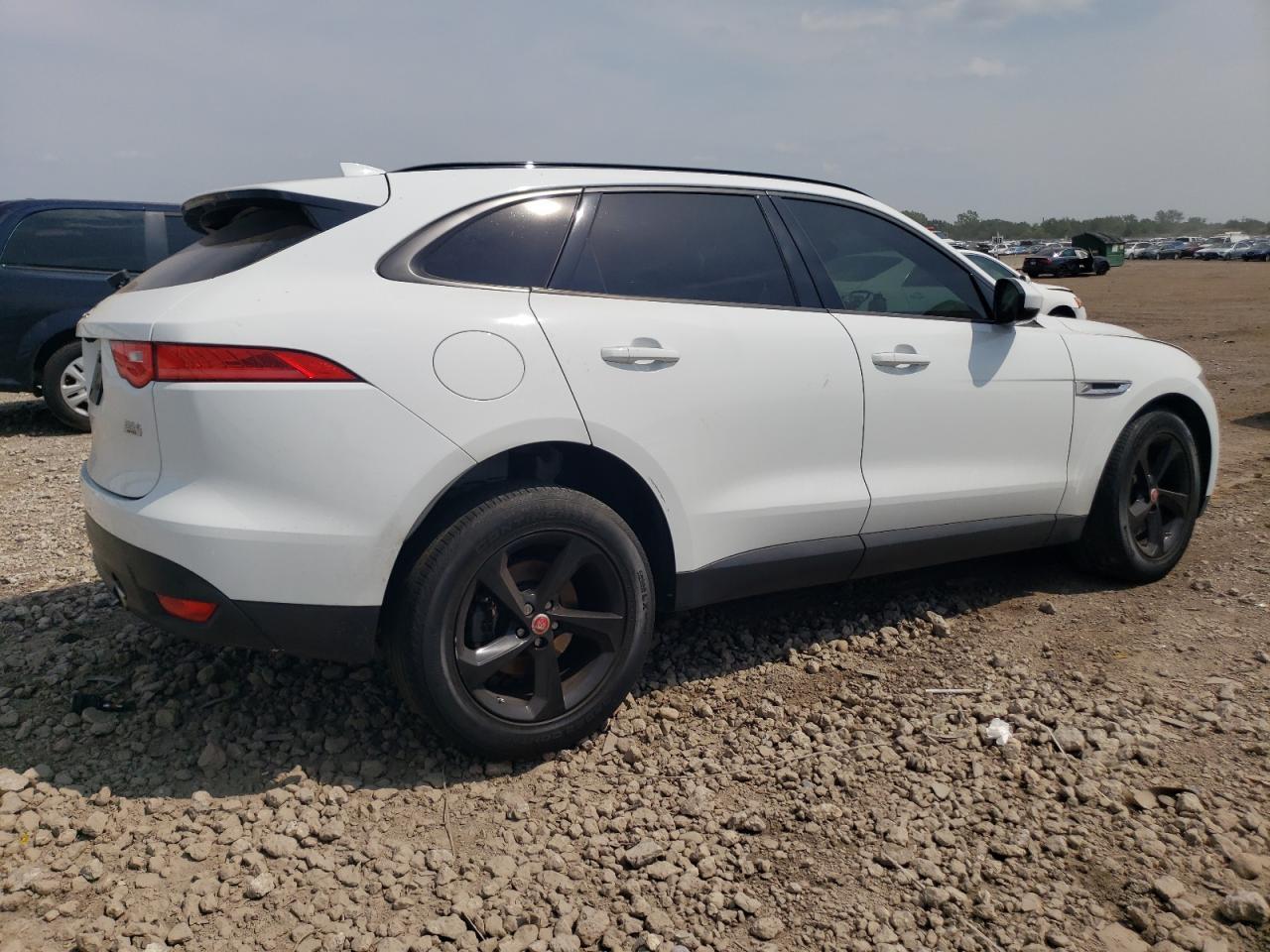 2018 Jaguar F-Pace Premium - Image 3