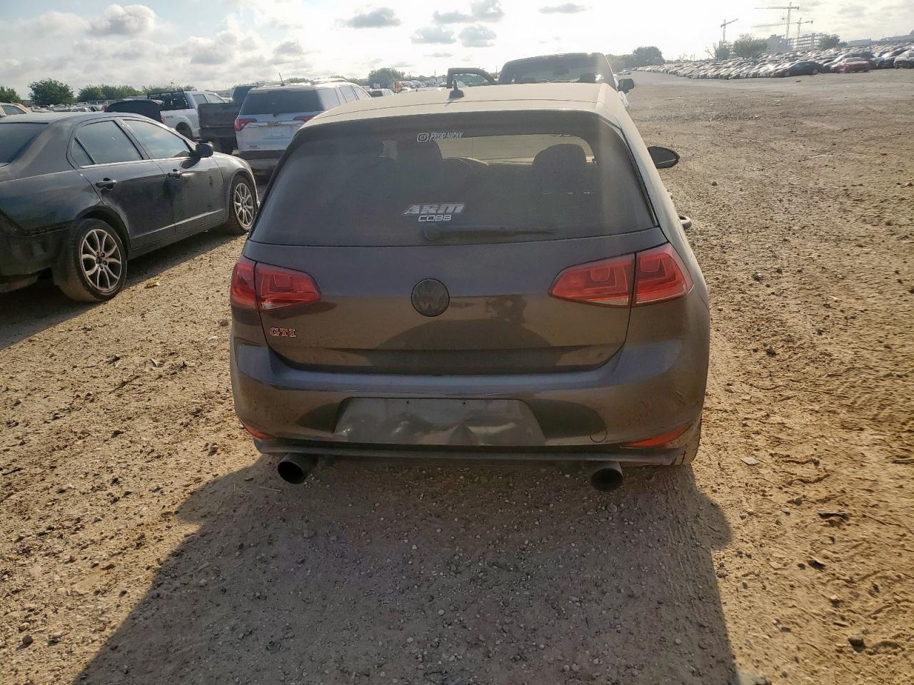 2017 Volkswagen Gti S/Se - Image 6