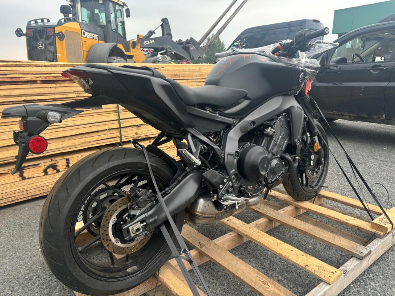 2025 Yamaha Mt09 - Image 4