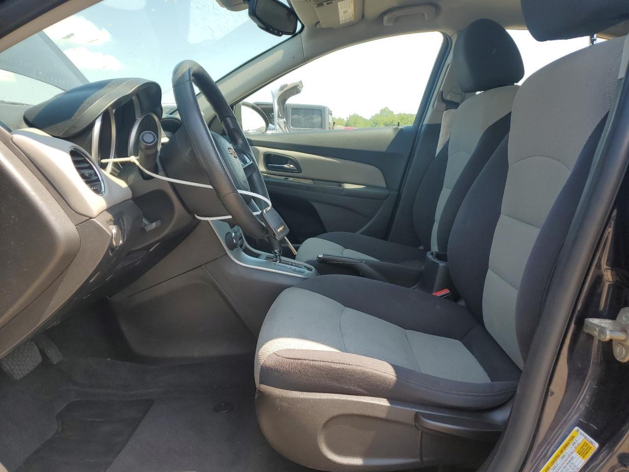 2014 Chevrolet Cruze Ls - Image 7