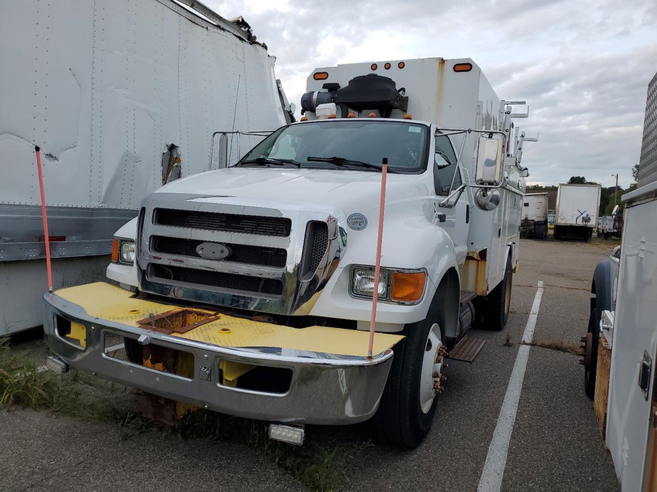 2009 Ford F750 Super - Фото 2