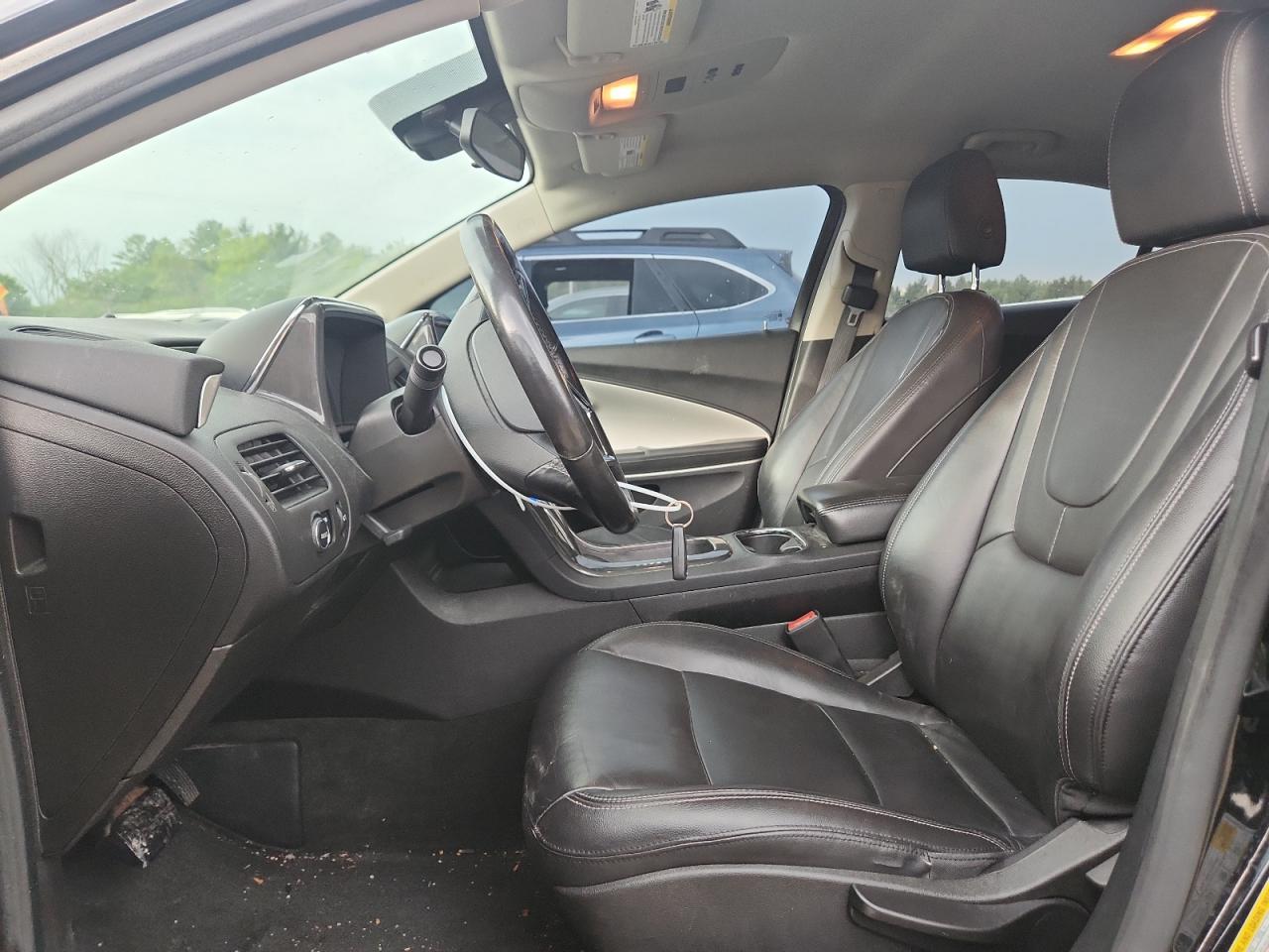 2013 Chevrolet Volt - Image 7