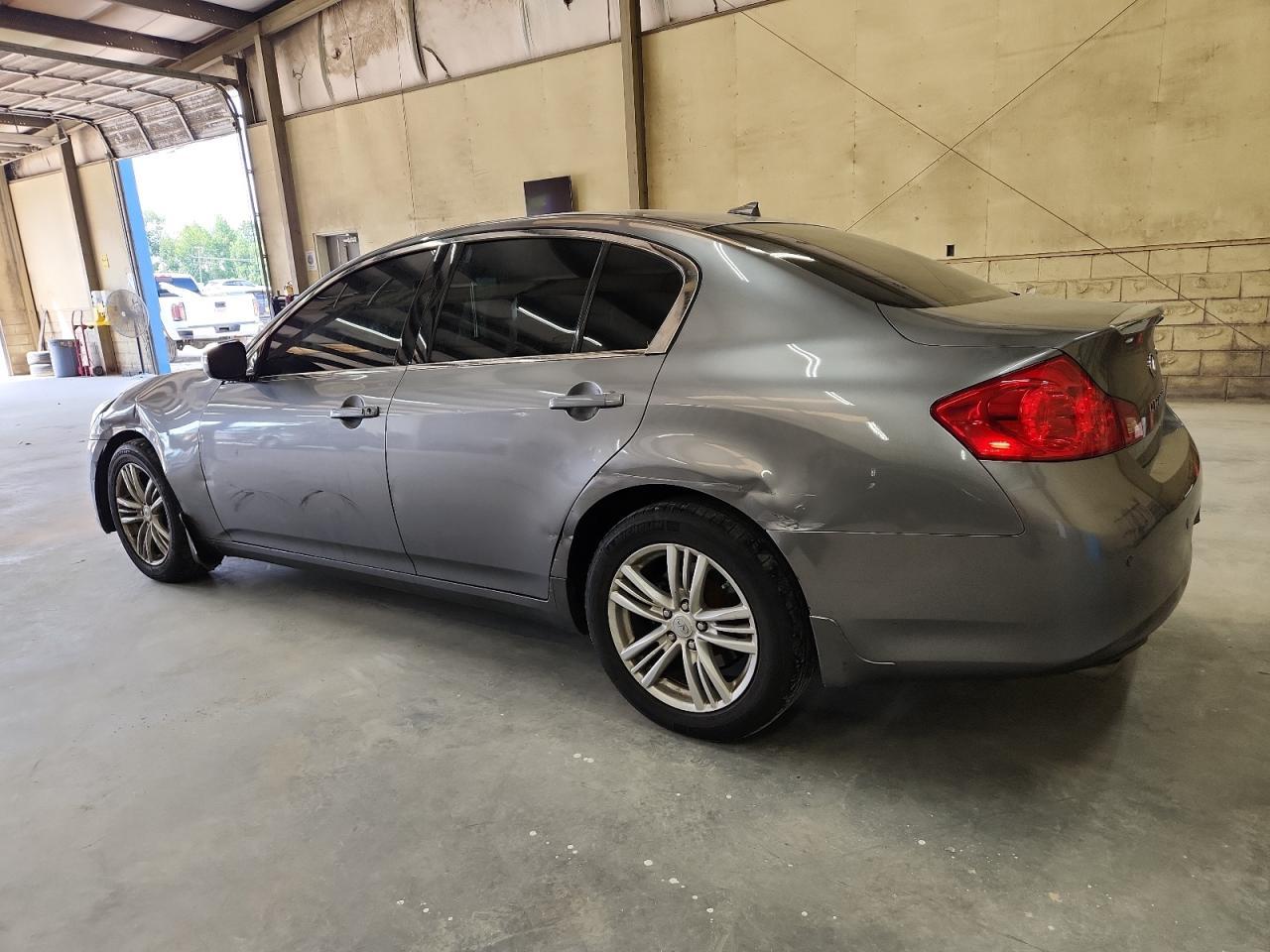 2011 Infiniti G37 - Фото 2