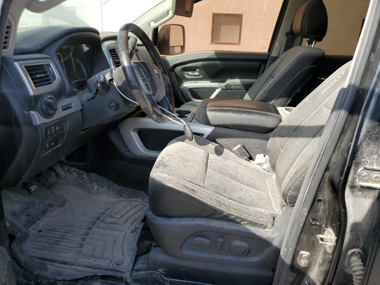 2017 Nissan Titan Sv - Image 7