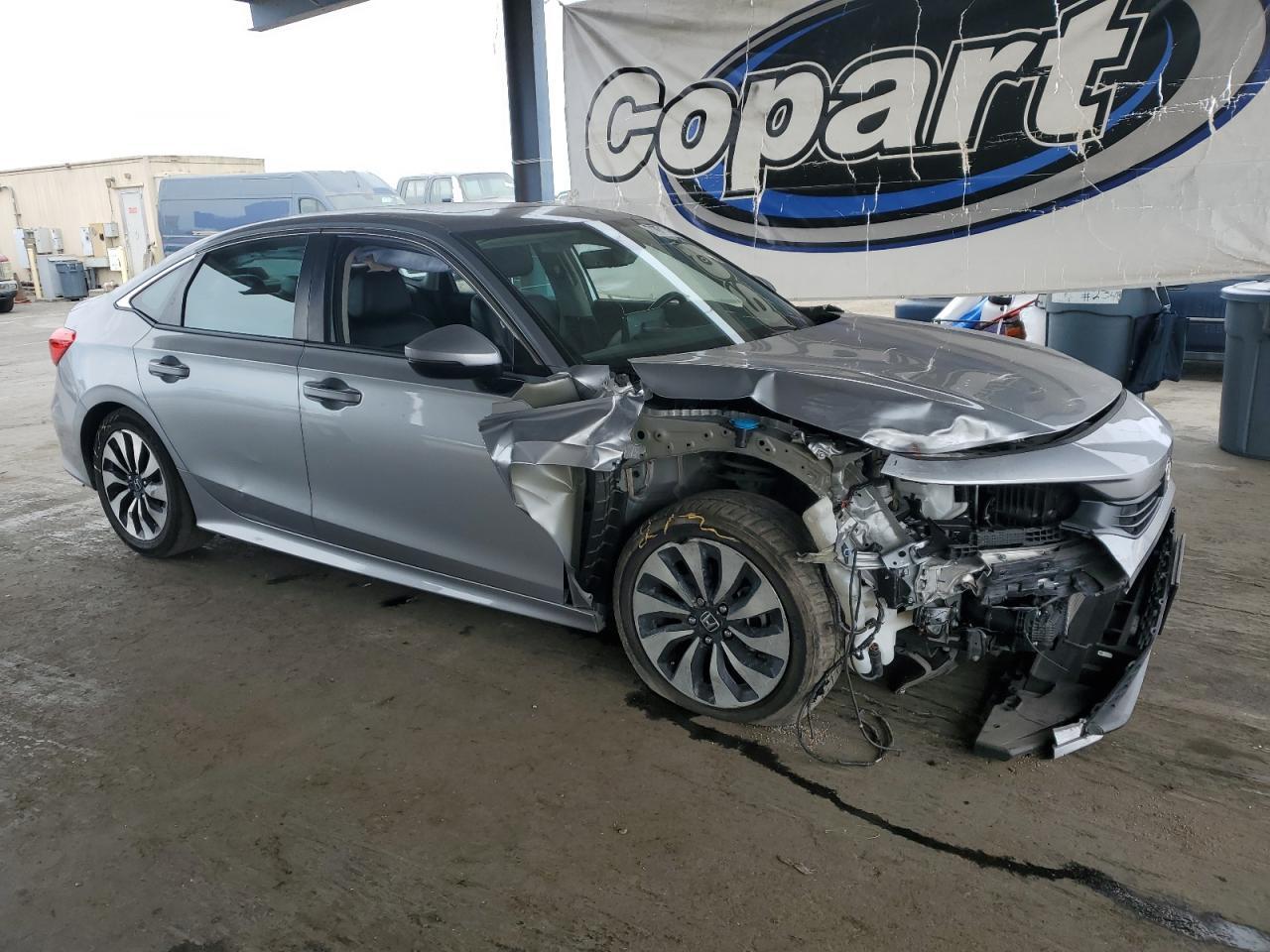 2023 Honda Civic Touring - Image 4