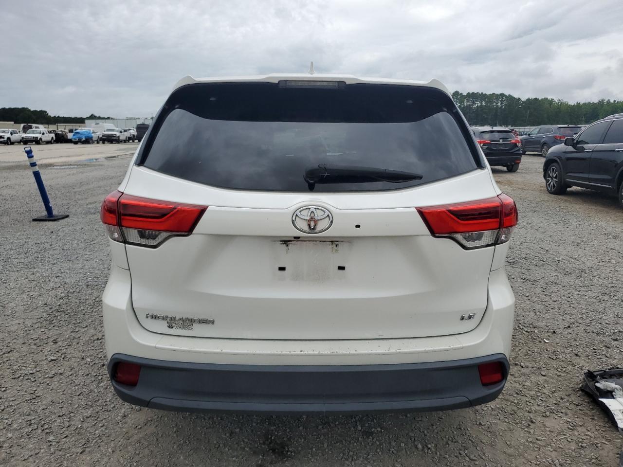 2019 Toyota Highlander Le - Фото 6
