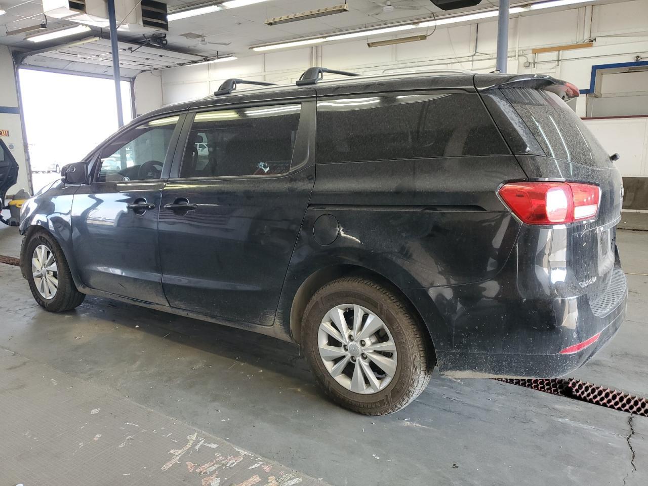 2016 Kia Sedona Lx - Фото 2