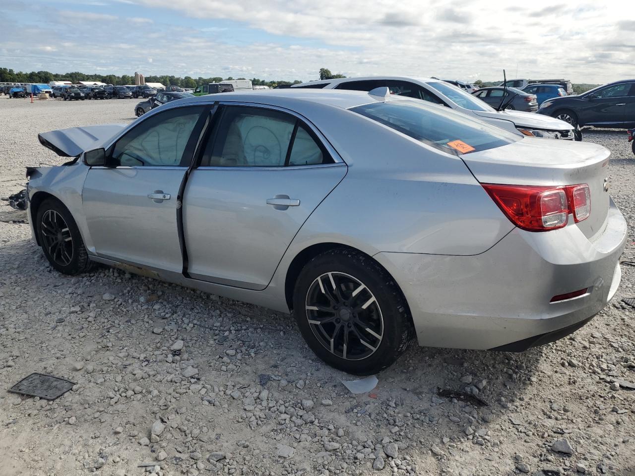 2013 Chevrolet Malibu 1Lt - Фото 2
