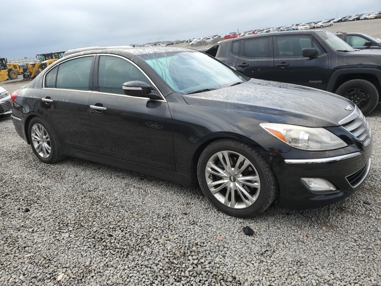2012 Hyundai Genesis 3.8L - Фото 4