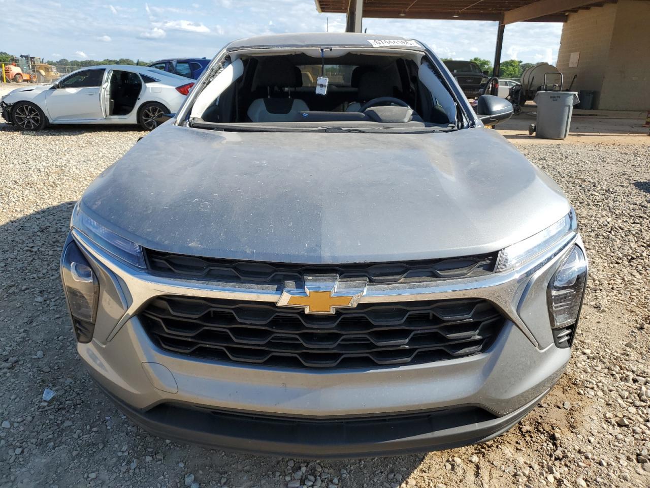 2024 Chevrolet Trax Ls - Image 5