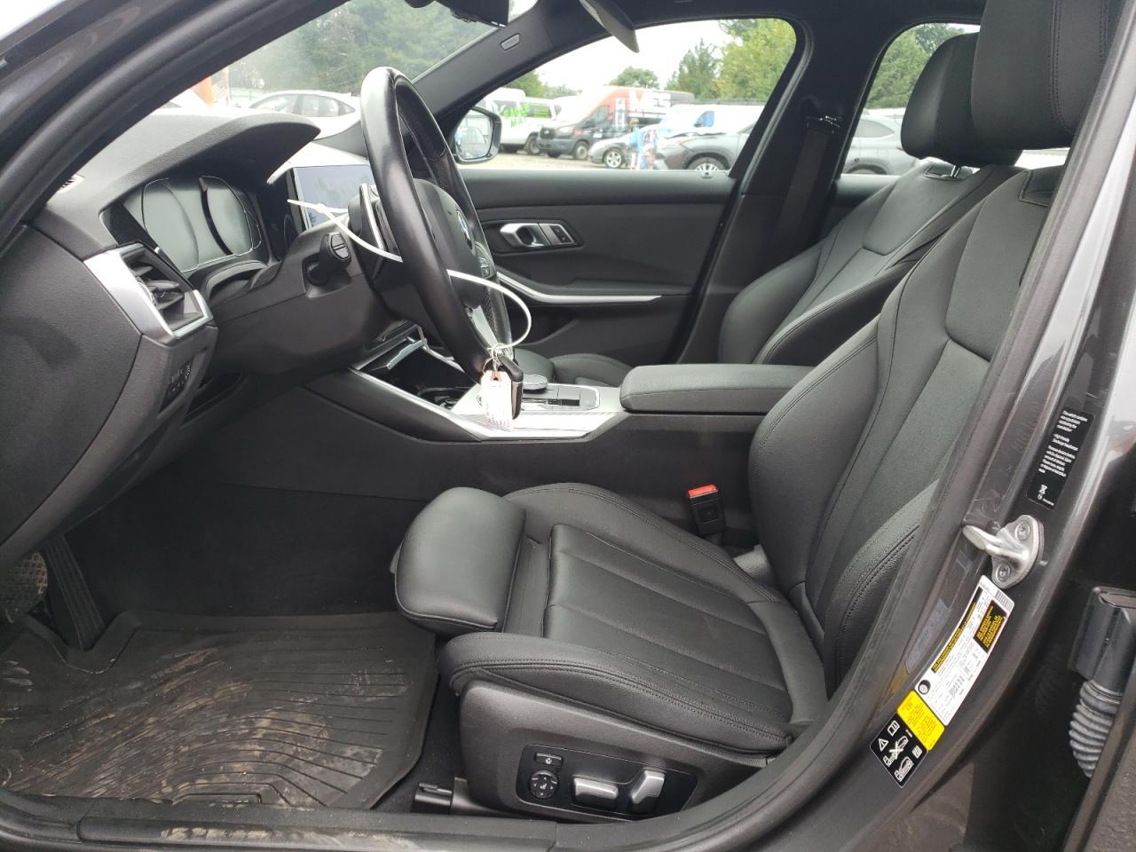 2021 BMW 330Xi - Фото 7