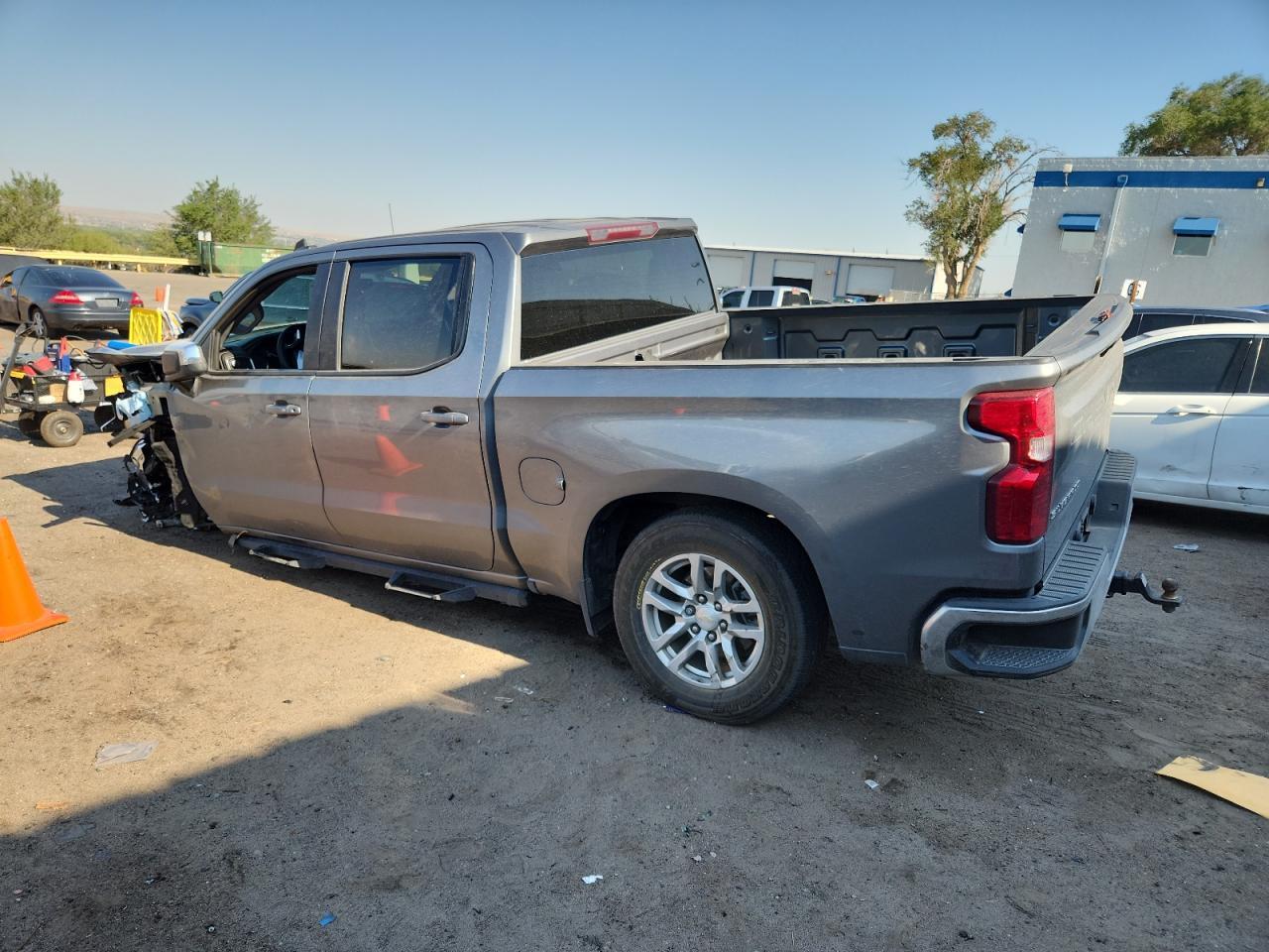 2020 Chev Silverado - Фото 2