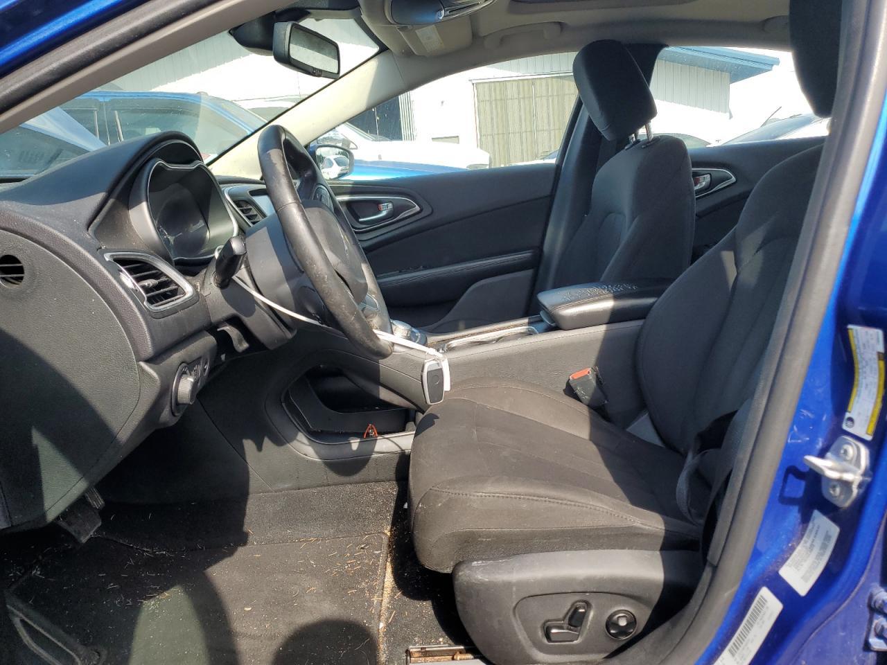 2015 Chrysler 200 Limited - Image 7