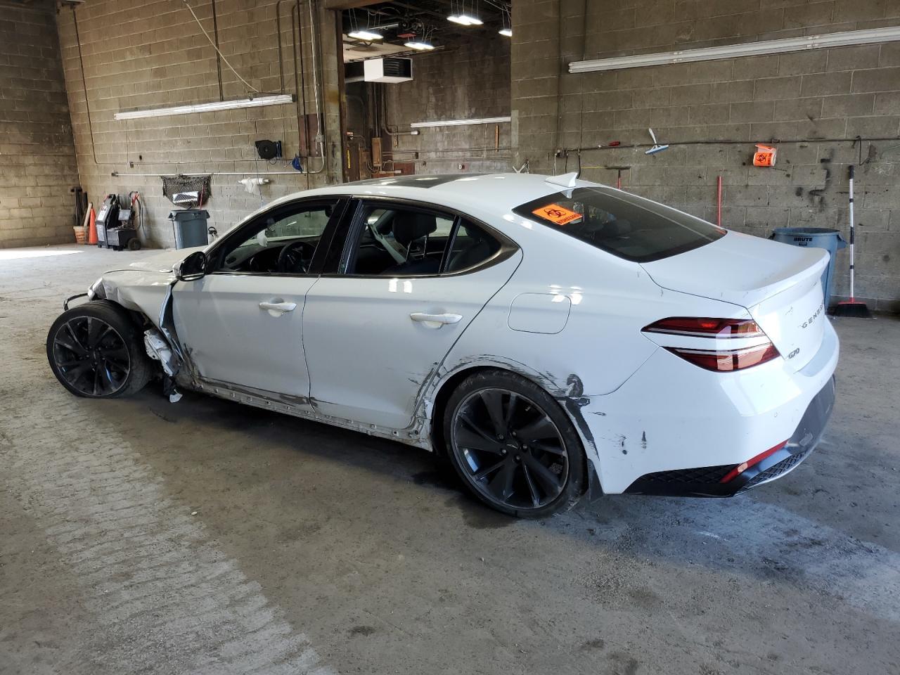 2023 Genesis G70 Base - Фото 2