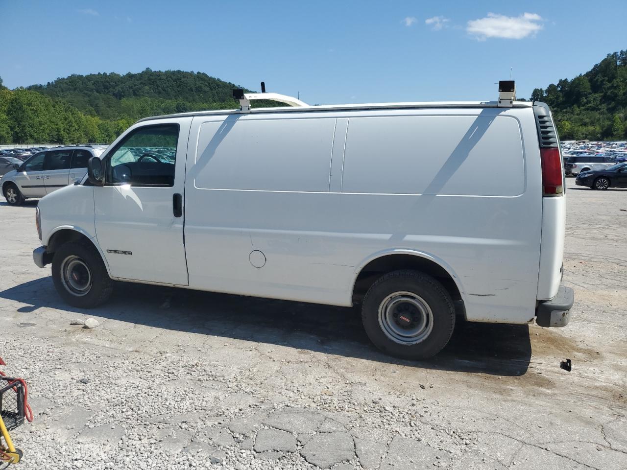2001 GMC Savana G2500 - Image 2