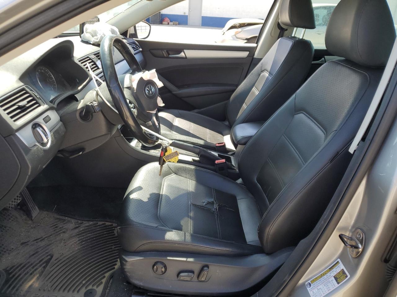 2012 Volkswagen Passat Se - Image 7