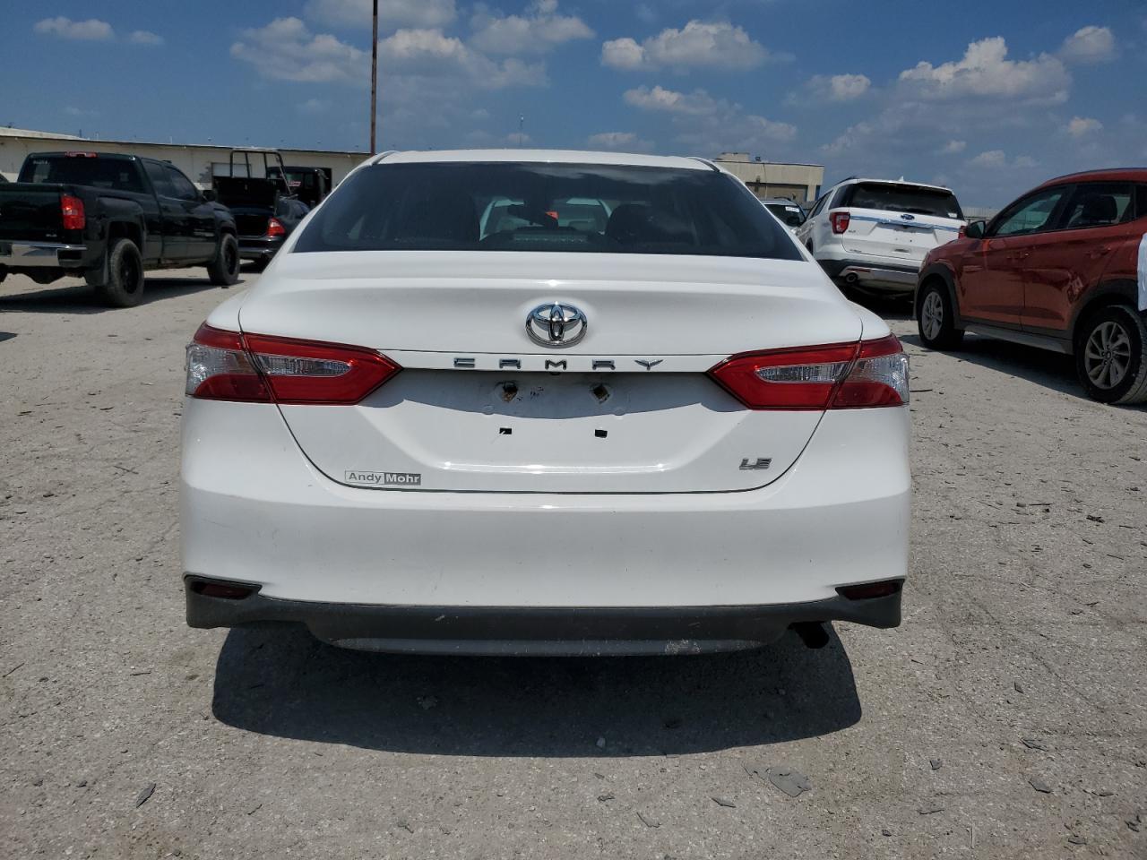 2018 Toyota Camry L - Фото 6